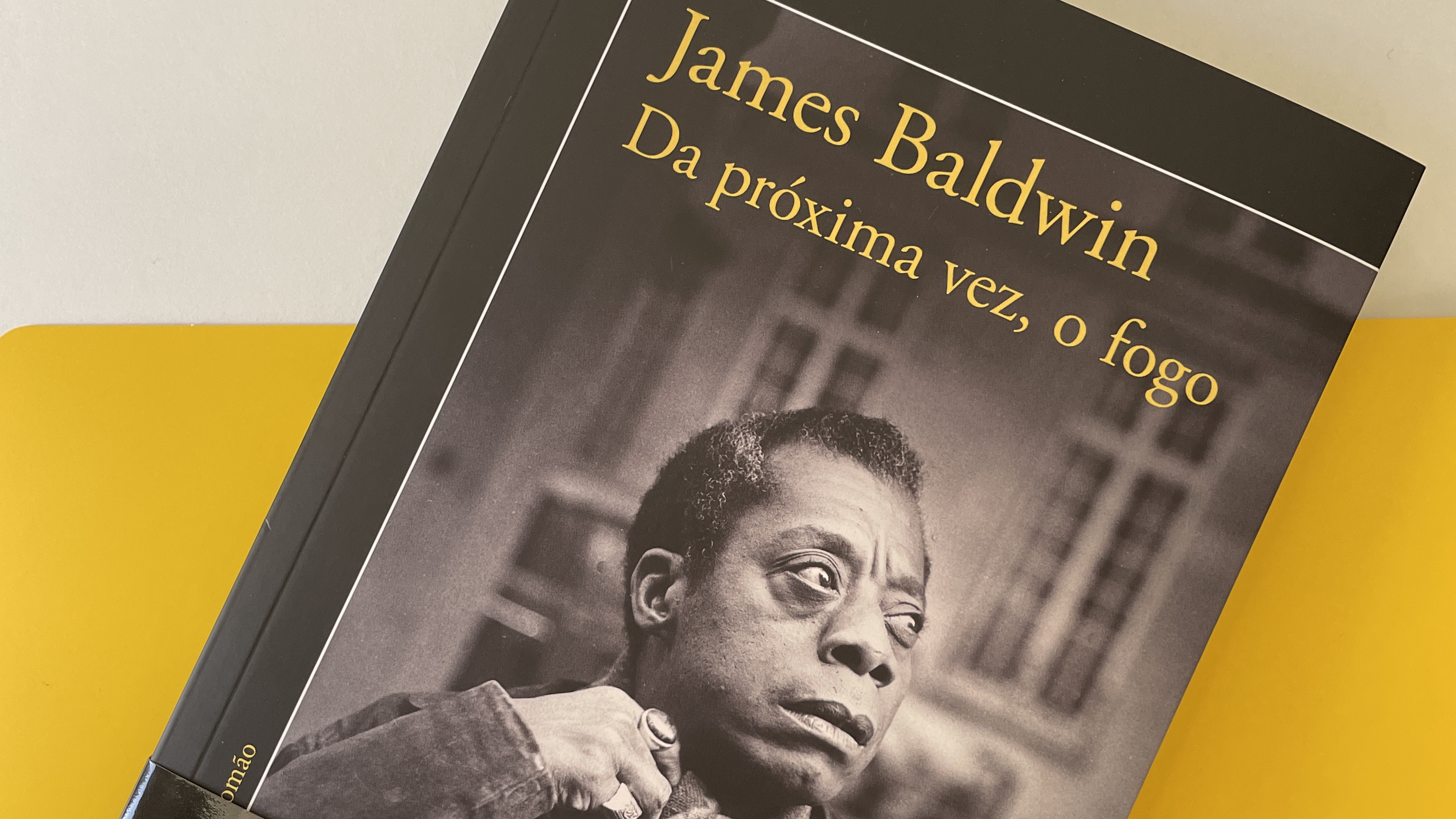 capa de James Baldwin